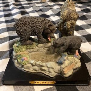Woodway bears figurine